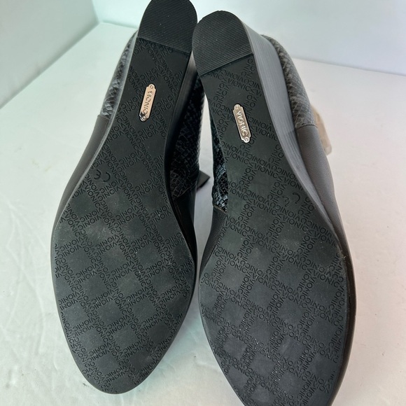 Vionic Shasta Black Comfort Snakeskin and Buckle Side Zip Ankle Booties NIB - Picture 7 of 12